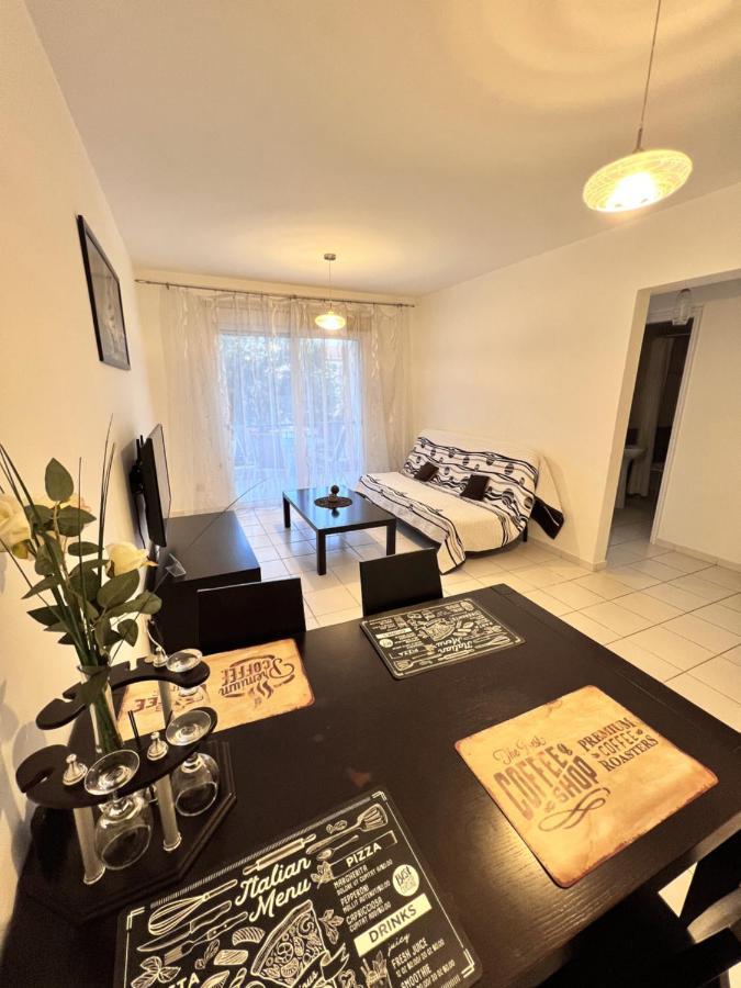 Iris Village Apartament